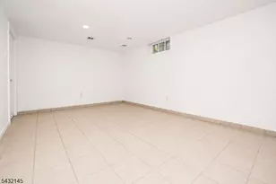 88 Manchester Pl, Newark, NJ 07104 - Photo 24