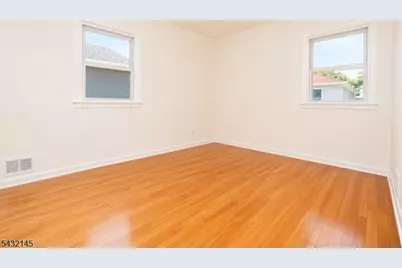 88 Manchester Pl, Newark, NJ 07104 - Photo 22