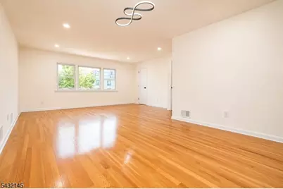 88 Manchester Pl, Newark, NJ 07104 - Photo 14