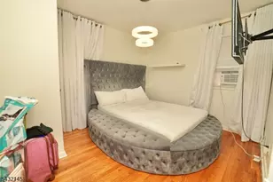 88 Manchester Pl, Newark, NJ 07104 - Photo 8