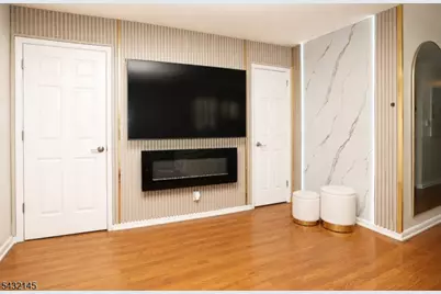 88 Manchester Pl, Newark, NJ 07104 - Photo 2