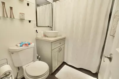 88 Manchester Pl, Newark, NJ 07104 - Photo 10