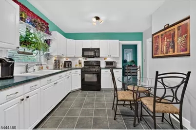 583 Somerset St, North Plainfield, NJ 07060 - Photo 6