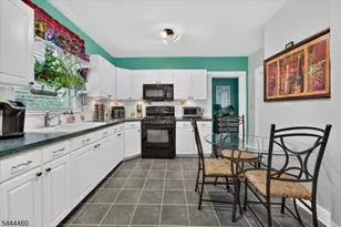 583 Somerset St, North Plainfield, NJ 07060 - Photo 6