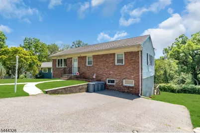 7 Cayuga Ave, Rockaway Township, NJ 07866 - Photo 4