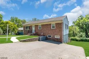 7 Cayuga Ave, Rockaway Township, NJ 07866 - Photo 4