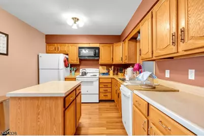 7 Cayuga Ave, Rockaway Township, NJ 07866 - Photo 10