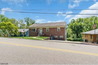 7 Cayuga Ave, Rockaway Township, NJ 07866 - Photo 2