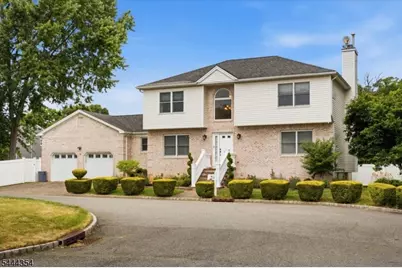 580 Center St, Kenilworth, NJ 07033 - Photo 2