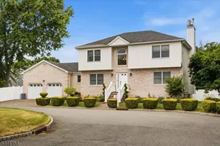580 Center St, Kenilworth, NJ 07033 - Photo 2