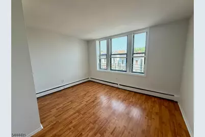 787 Summit Ave #11, Jersey City, NJ 07307 - Photo 4