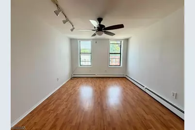 787 Summit Ave #11, Jersey City, NJ 07307 - Photo 2