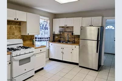 13 Lewis St, Phillipsburg, NJ 08865 - Photo 4