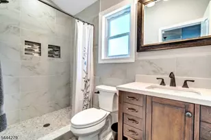2010 Windsor Rd, Linden, NJ 07036 - Photo 14