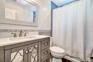 2010 Windsor Rd, Linden, NJ 07036 - Photo 8