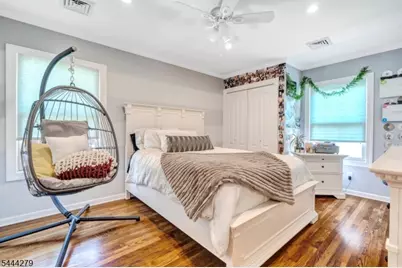 2010 Windsor Rd, Linden, NJ 07036 - Photo 10