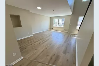 16 E Kinney St, Newark, NJ 07102 - Photo 12