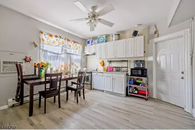 9 Vreeland Ave #4, Passaic, NJ 07055 - Photo 4