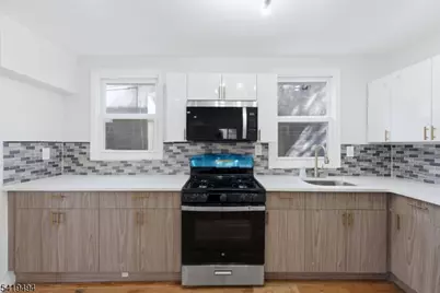 64 Willoughby St, Newark, NJ 07112 - Photo 8