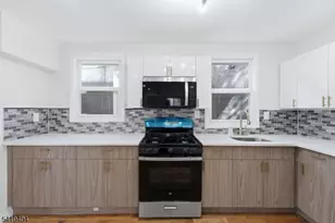 64 Willoughby St, Newark, NJ 07112 - Photo 8