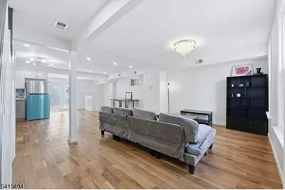 64 Willoughby St, Newark, NJ 07112 - Photo 4
