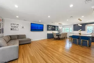 7 Wolf Pl, Parsippany, NJ 07054 - Photo 4