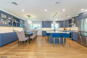 7 Wolf Pl, Parsippany, NJ 07054 - Photo 4