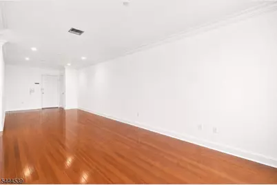 180 Edgewater Rd, Cliffside Park, NJ 07010 - Photo 4