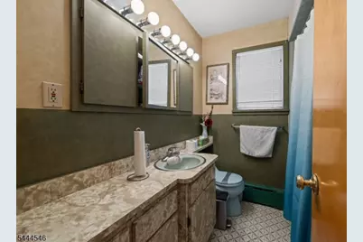 81 Huron Ave, Clifton, NJ 07013 - Photo 8