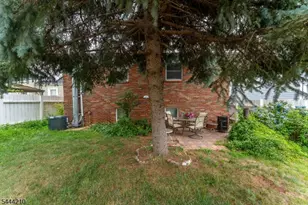 606 Knopf St, Linden, NJ 07036 - Photo 26