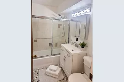 25 Jefferson St #3D, Hackensack, NJ 07601 - Photo 12