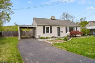 49 Louis Ave, Middlesex, NJ 08846 - Photo 2