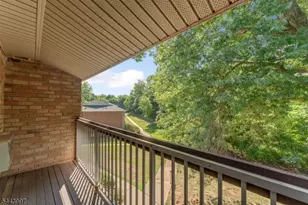 28 Deanna Dr, Hillsborough Township, NJ 08844 - Photo 16