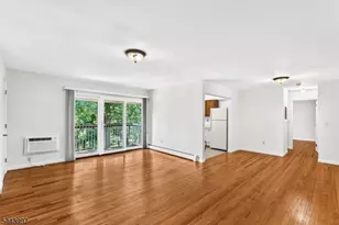 28 Deanna Dr, Hillsborough Township, NJ 08844 - Photo 4