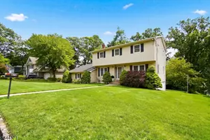 378 Forest Hill Way, Mountainside, NJ 07092 - Photo 2