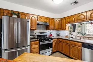 48 Quartz Ln, Paterson, NJ 07501 - Photo 2