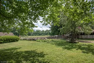 17 Hollow Brook Rd, Tewksbury Township, NJ 07830 - Photo 8