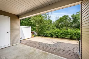 51 Chelsea Ct, Franklin Township, NJ 08823 - Photo 24
