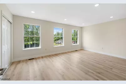 51 Chelsea Ct, Franklin Township, NJ 08823 - Photo 16