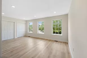 51 Chelsea Ct, Franklin Township, NJ 08823 - Photo 18
