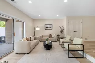 51 Chelsea Ct, Franklin Township, NJ 08823 - Photo 4