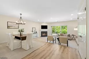 51 Chelsea Ct, Franklin Township, NJ 08823 - Photo 6