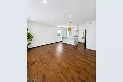 61 Winifred Dr, Totowa, NJ 07512 - Photo 4