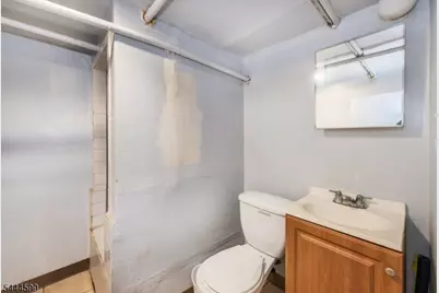 124 N 17th St, East Orange, NJ 07017 - Photo 28