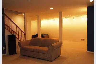 12 Roxiticus Ct, Clinton Township, NJ 08801 - Photo 20