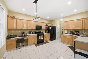 75 Spring Hill Cir, Wayne, NJ 07470 - Photo 8