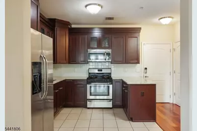 104 E Elizabeth Ave, Linden, NJ 07036 - Photo 4