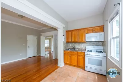 33 Monroe Pl #2, Bloomfield, NJ 07003 - Photo 4