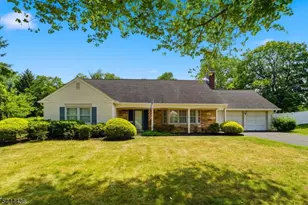 23 Sweetbriar Rd, Franklin Township, NJ 08873 - Photo 1