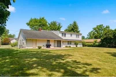 23 Sweetbriar Rd, Franklin Township, NJ 08873 - Photo 46